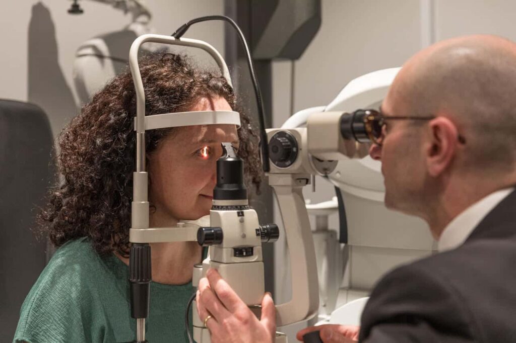 Optometrist in Bondi Junction - Tracton Optometrists